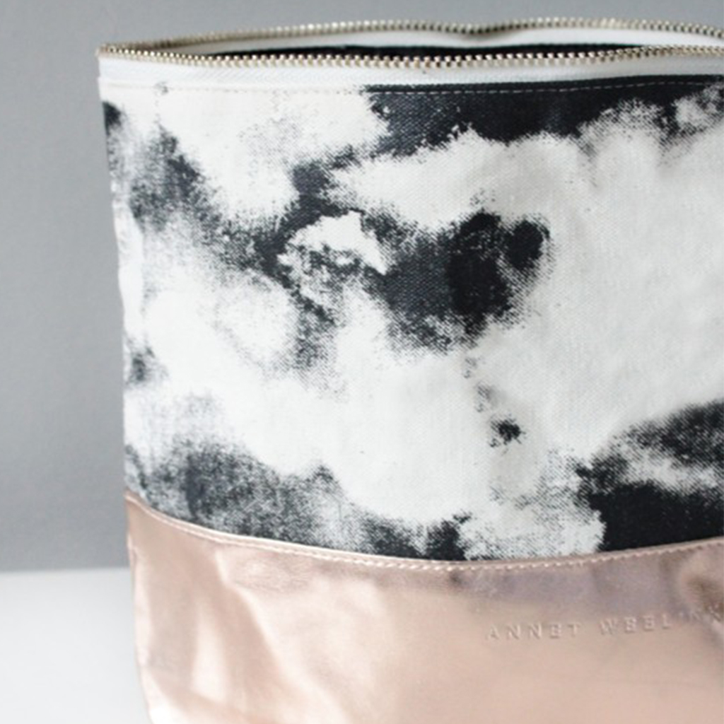 beauty bag Annet Weelink rocky ocean