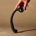 SVibe - Axi Snail Spot Wand Zwart vingeren