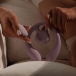 SVibe - Gizi Duo Snail Koppel Vibrator - Lila info