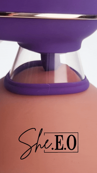 She.E.O - Likkende Clitoris Pomp met Stotende Anaal Plug gif